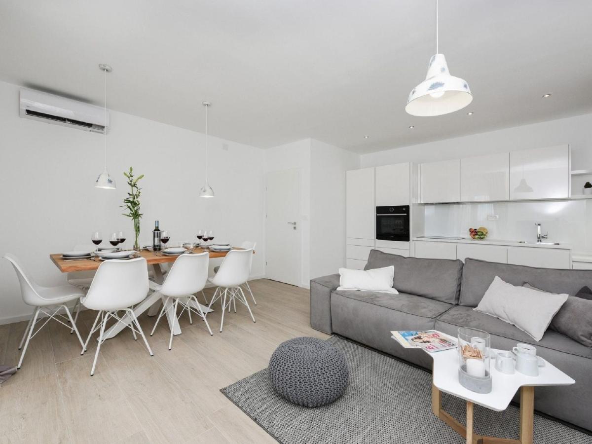 Modern Villa In Nin With Terrace Экстерьер фото