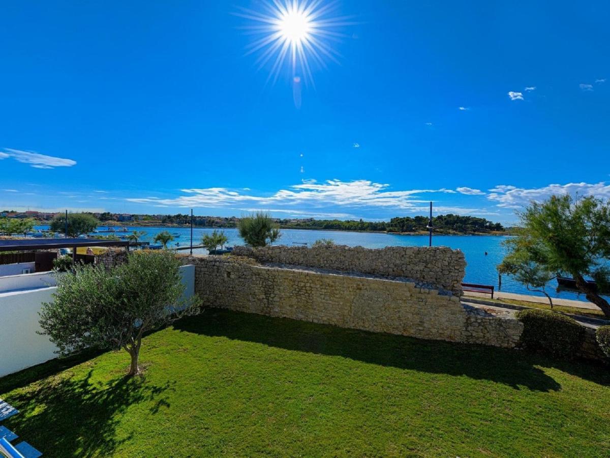 Modern Villa In Nin With Terrace Экстерьер фото