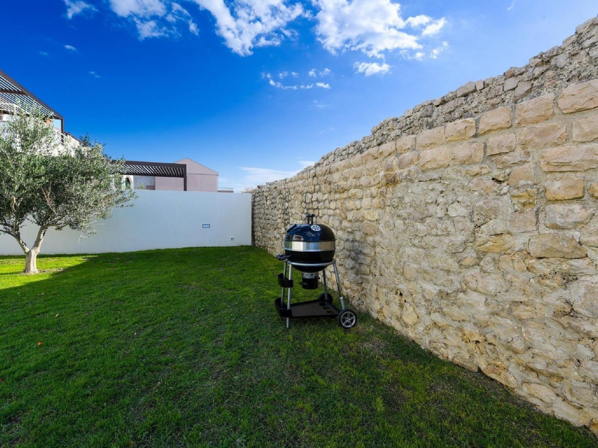 Modern Villa In Nin With Terrace Экстерьер фото