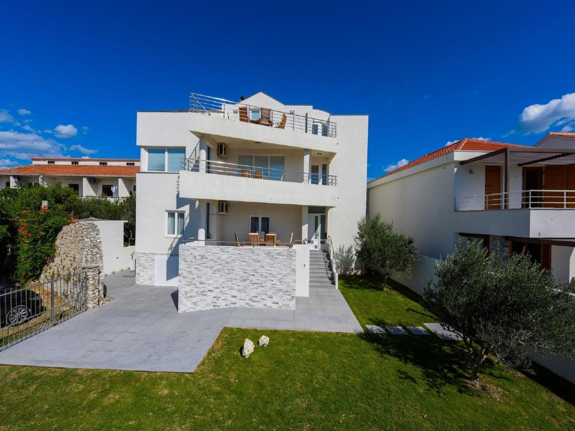 Modern Villa In Nin With Terrace Экстерьер фото