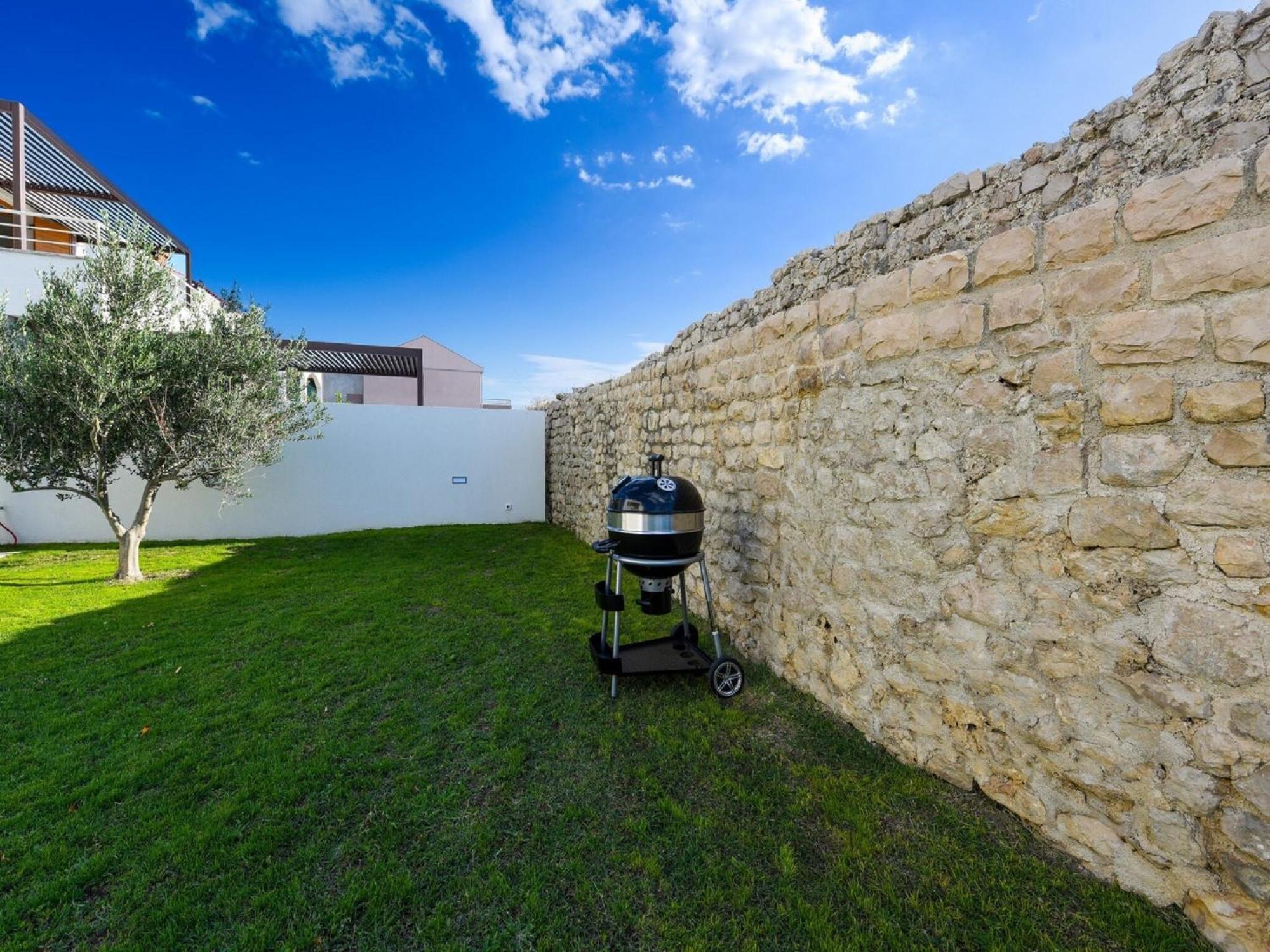 Modern Villa In Nin With Terrace Экстерьер фото