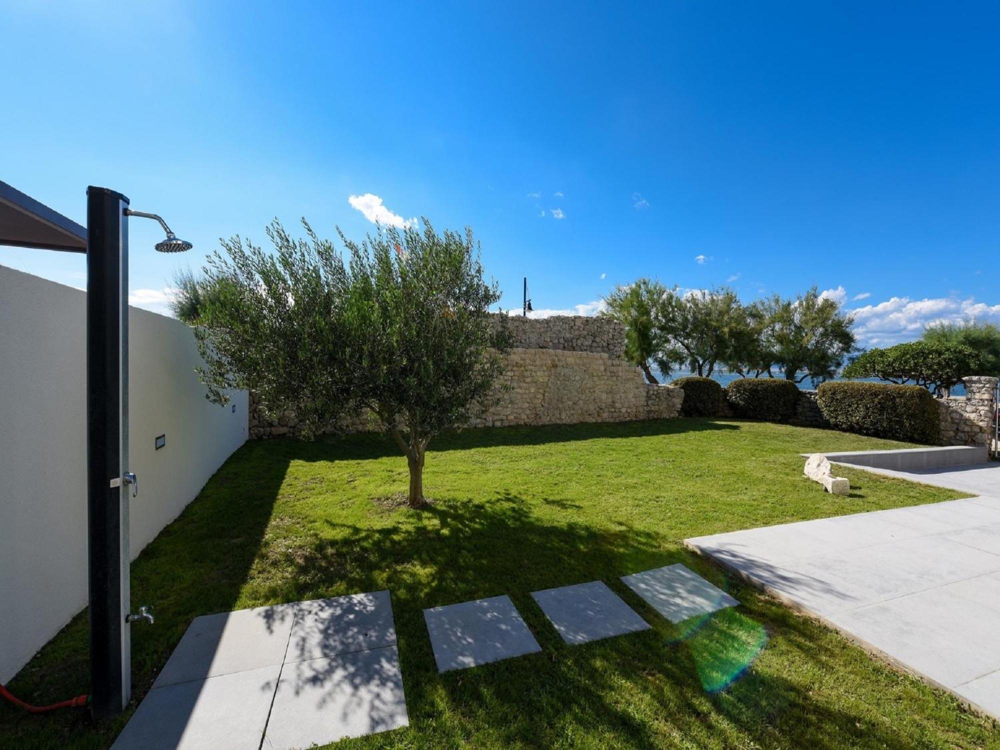 Modern Villa In Nin With Terrace Экстерьер фото